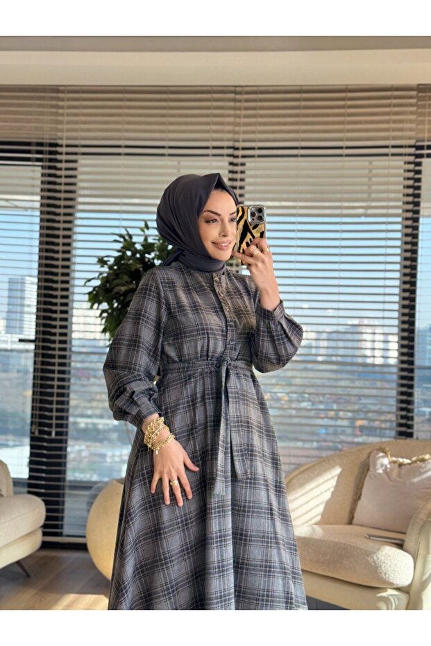 51272 فستان منقوش بأزرار باللون الرمادي