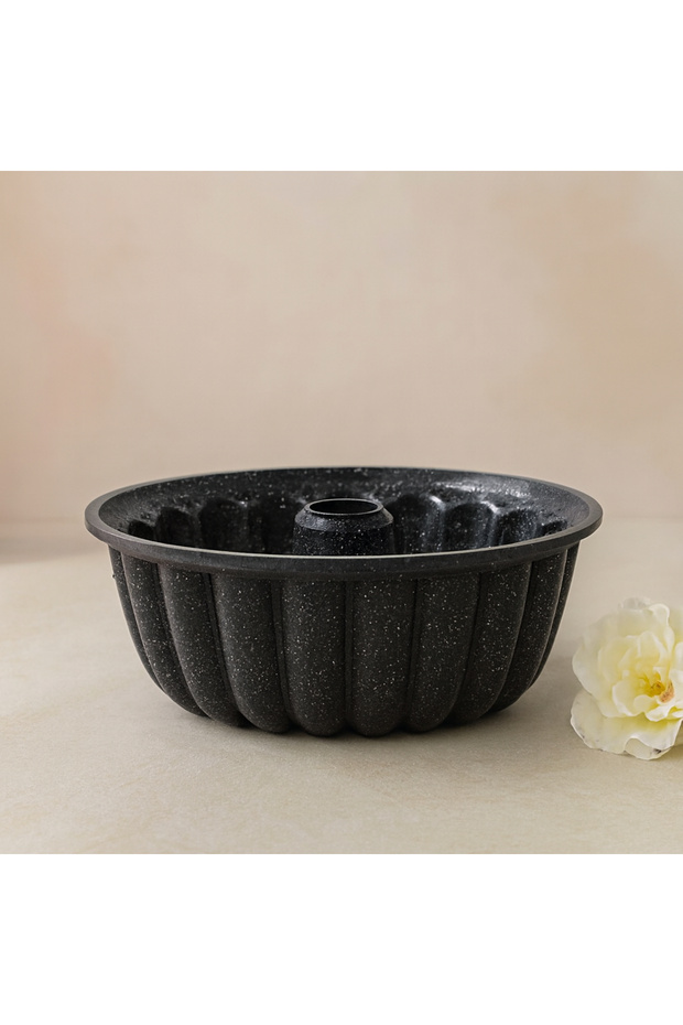 Cast Iron Cake Mold with Center Hole and Slices 25 cm X 9.5 cm