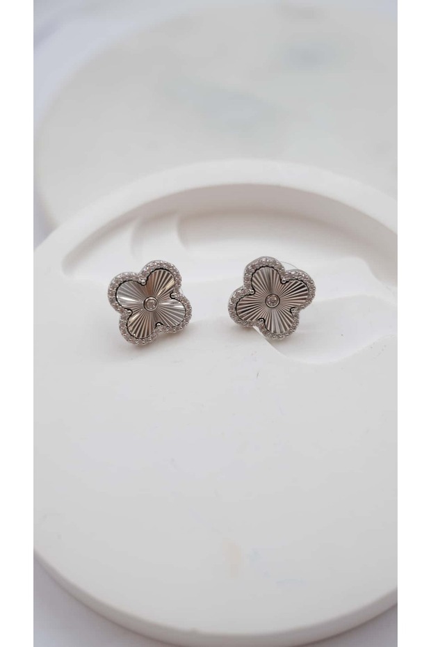 Laser cut clover earrings