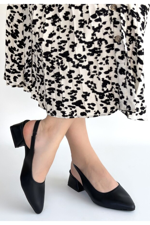 Evia Black Leather Heeled Shoes