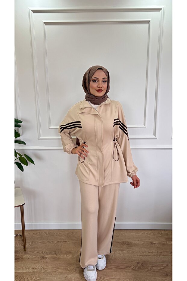Stripe Detailed Gathered Waist Sports Set