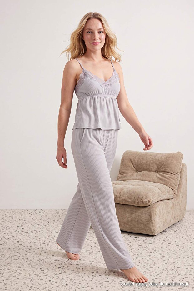Gri Pamuk Karışımlı Dantel Detaylı Cepli Pointel Örme Pijama Takımı THMAW27PT00014
