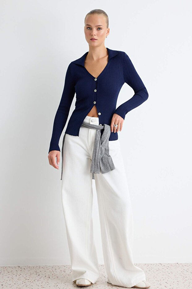 Wardrobe Essentials Lacivert Fitted/Vücuda Oturan Merserize Görünümlü Triko Hırka TWOAW26HI00113 - 2