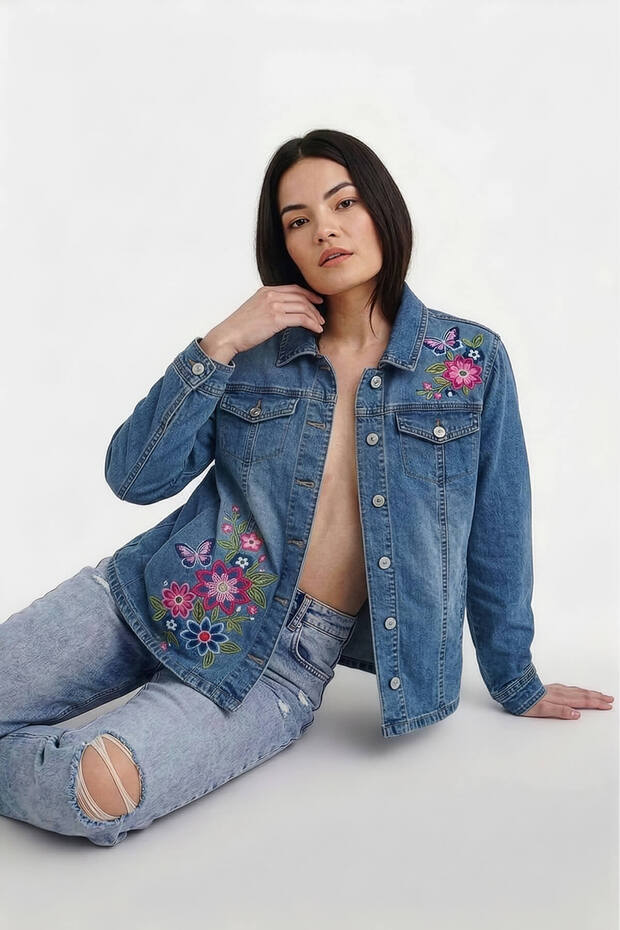 Women's Floral Embroidered Stretch Fabric Blue Denim Jacket