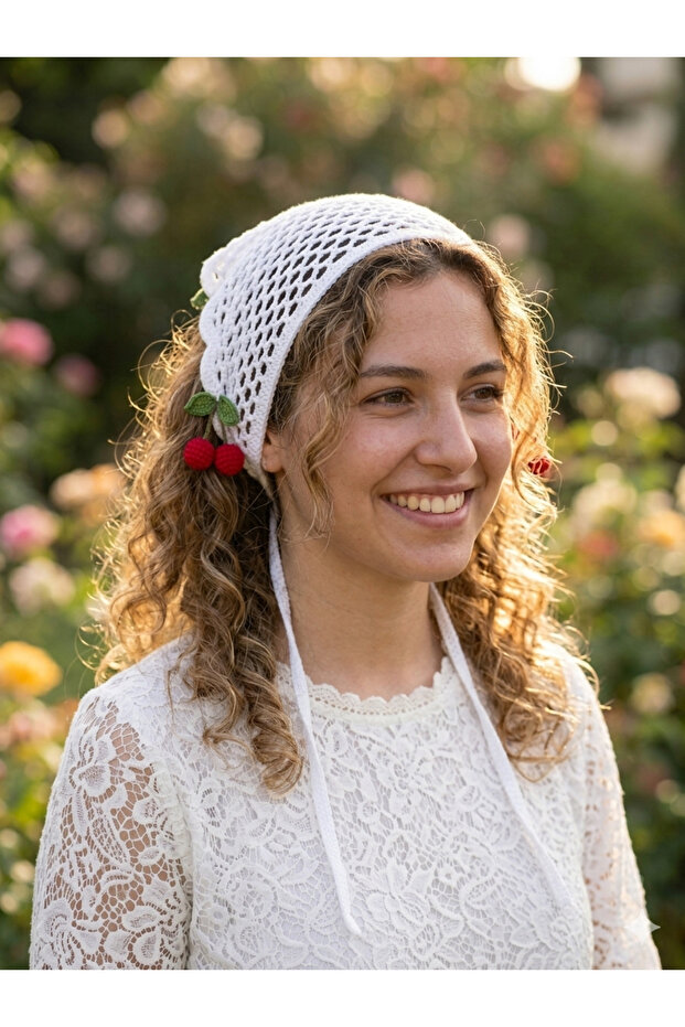 باندانا نسائية منسوجة بنمط دانتين باللون الكرزي