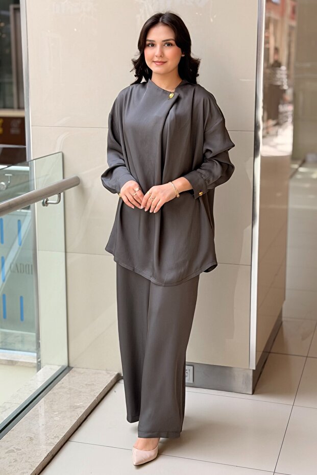 Yaka Gold Buttoned Asymmetrical Cut Tunic Trouser Set