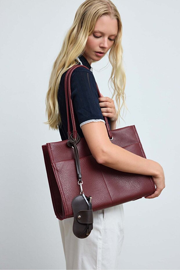 Madison Glasses Case Shoulder Bag Burgundy