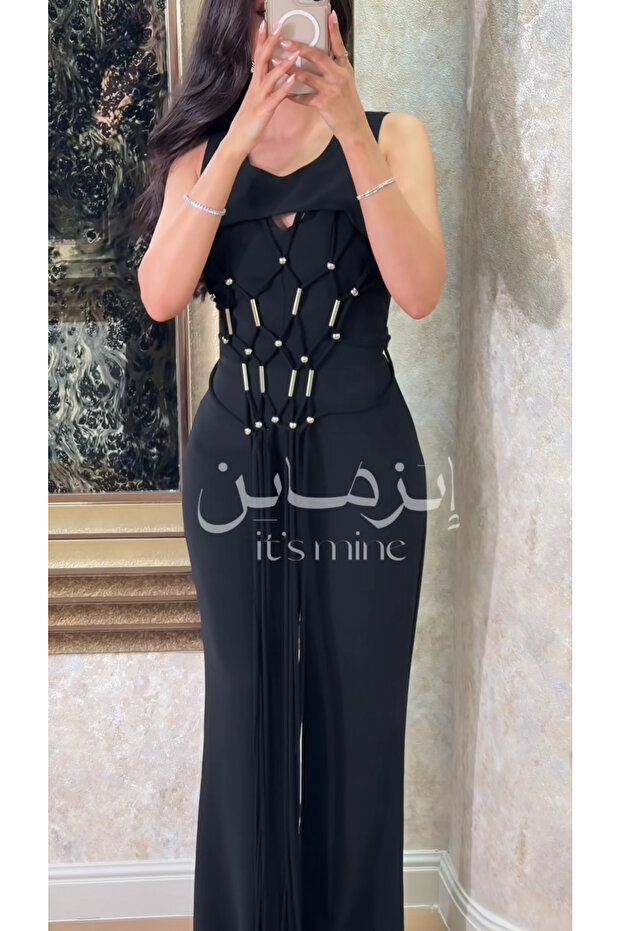 جمبسوت طويل من قطعتين باللون الأسود