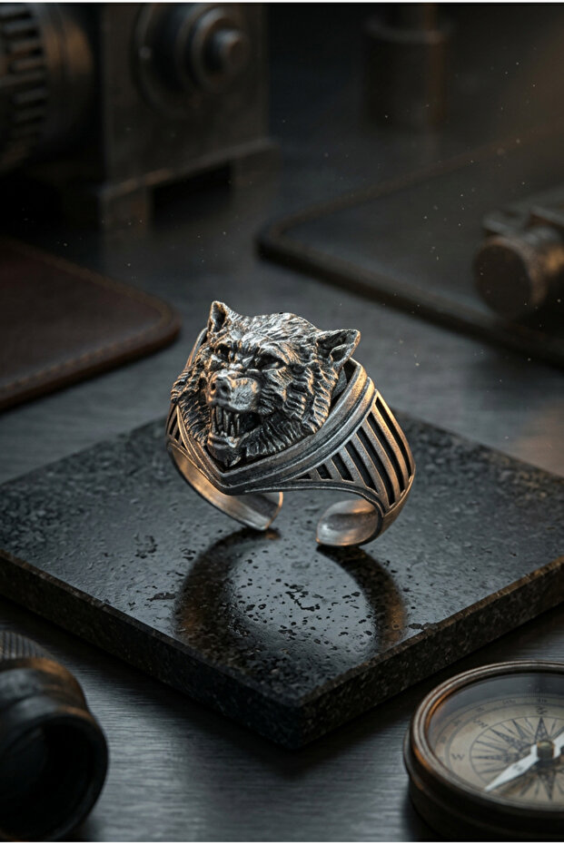 Special Design Masculine Adjustable Men's Ring with Wolf Figure
