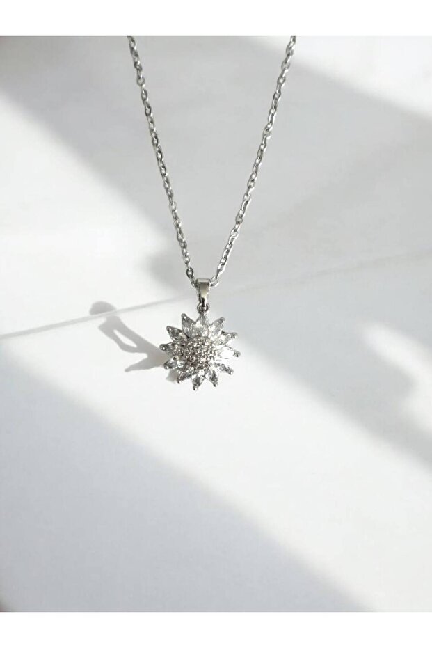 Icon of Elegance | Magnolia Flower Figured Stainless Steel Necklace – 55 cm
