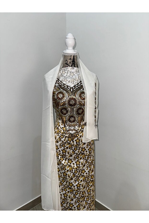 Elegant White Mukhawir with Gold Floral Embroidery and Sheer Shawl
