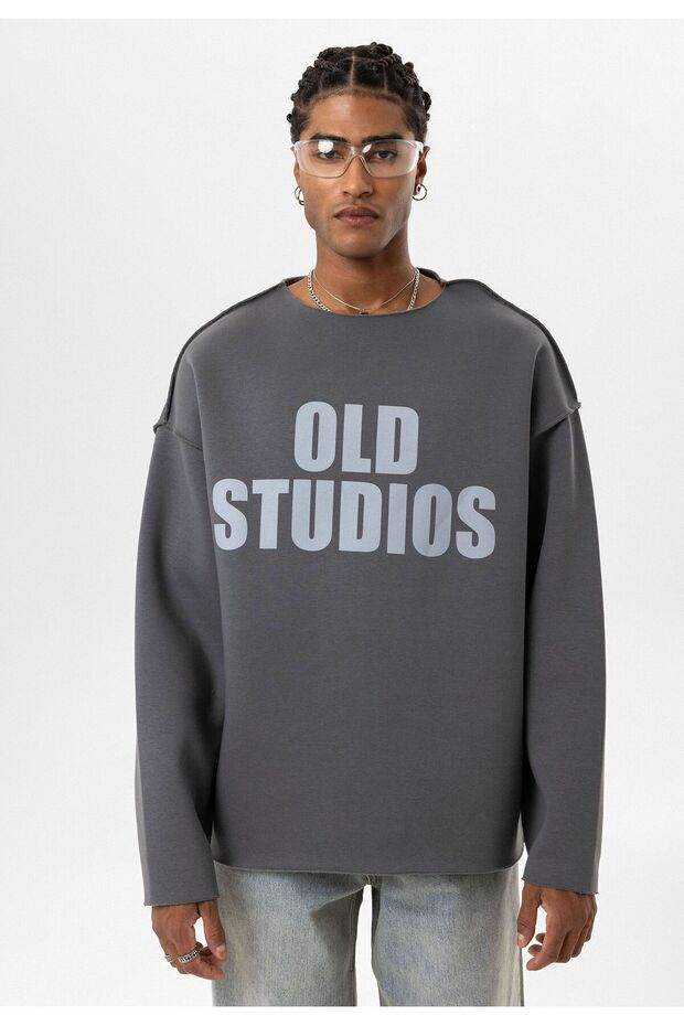 Overized Sweatshirt with Stitching Detail
