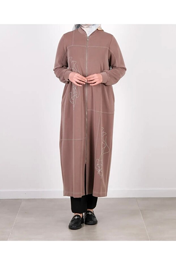 Random Pattern Sportswear with Front Seam and Full Length Zipper