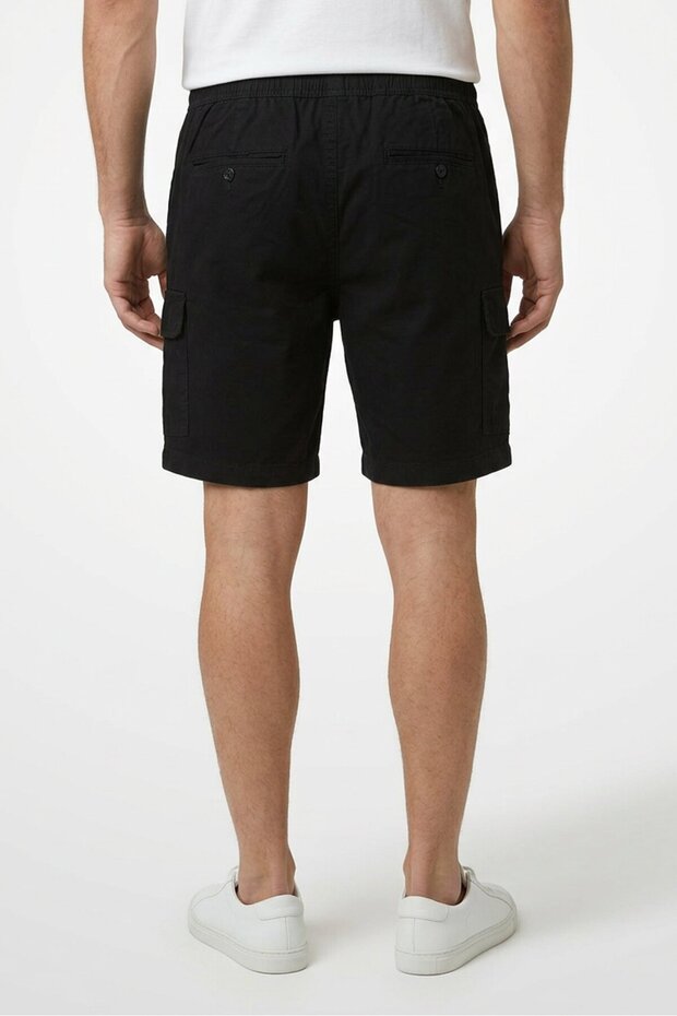Men Plain Cargo Shorts, Black - 3