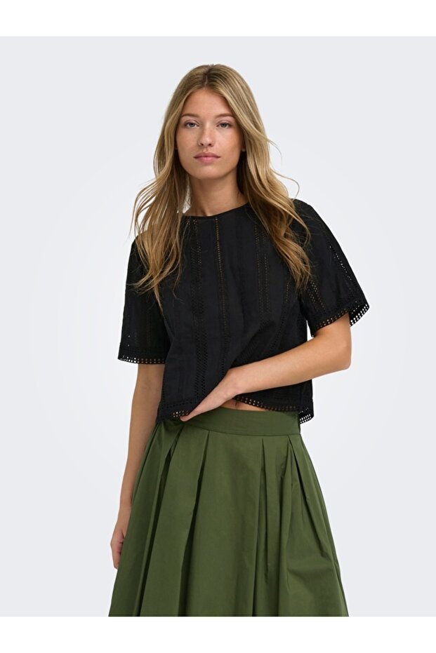 Onllia Ss Emb Top Wvn Women's Black Blouse - 15383837 - 3