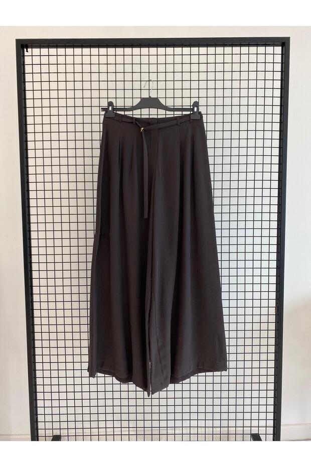 Wide Leg Pants with Zipper Closure and Belt