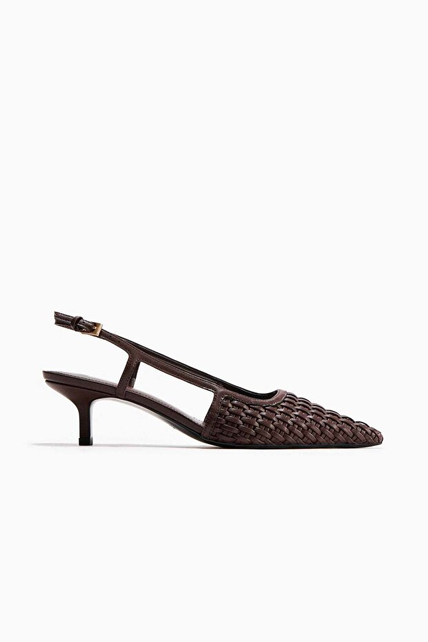 Kitten-heeled slingbacks
