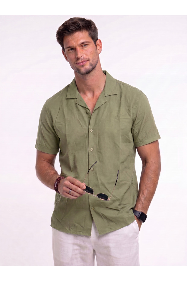 Men’s Solid Short Sleeve Resort Collar Shirt