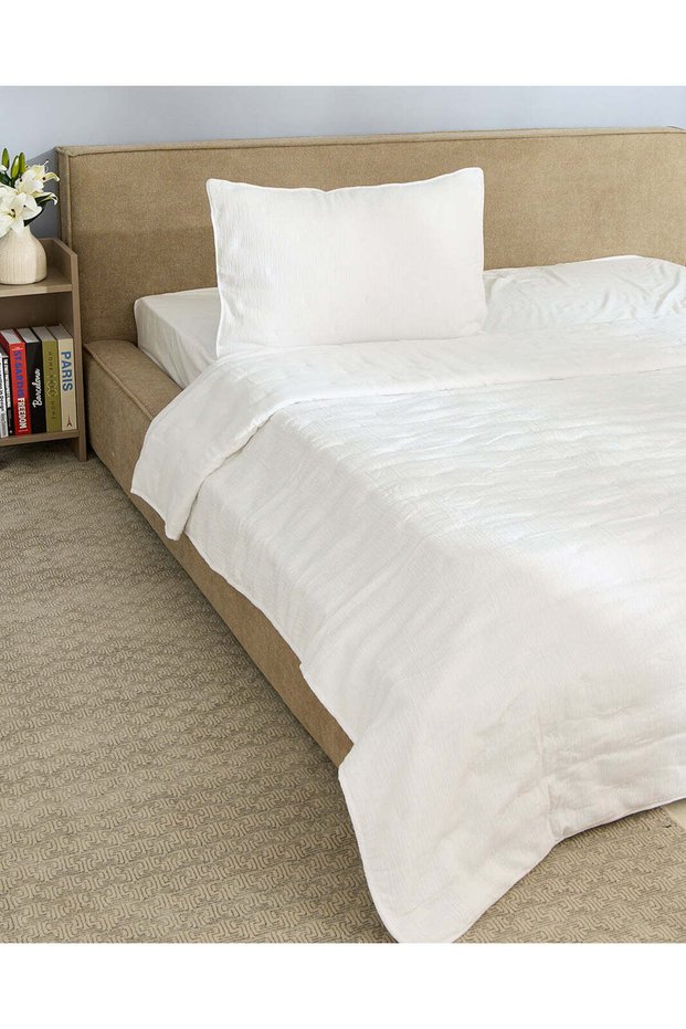 Beige 2-Piece Crinkle Quilt (Single Size)