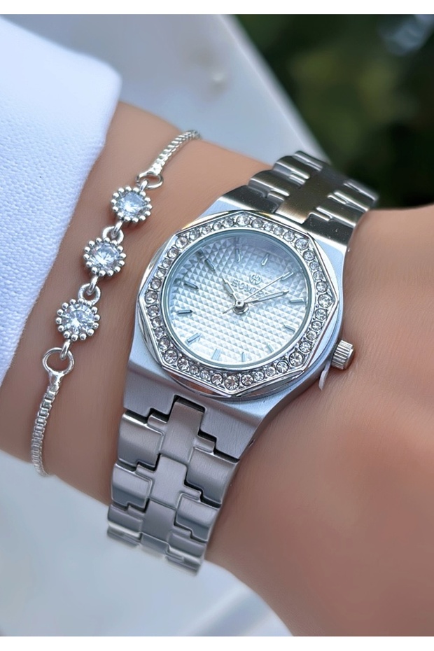 New Season Silver Color Women's Wristwatch - with Bracelet Gift
