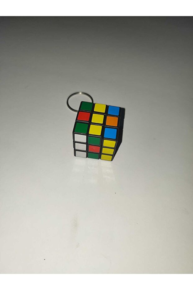 حلقة مفاتيح مكعبة الذكاء