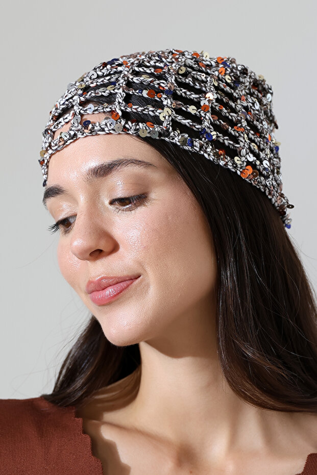 قبعة شبكية ملونة مطرزة بالترتر - إكسسوار شعر صيفي مصنوع يدويًا
