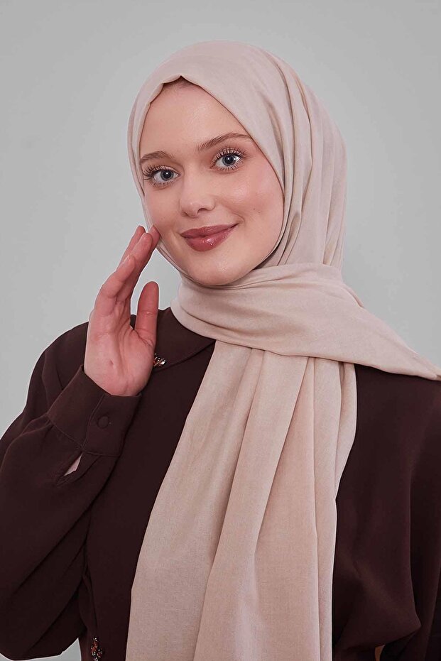 شال تينسل سادة بلون المنك الداكن