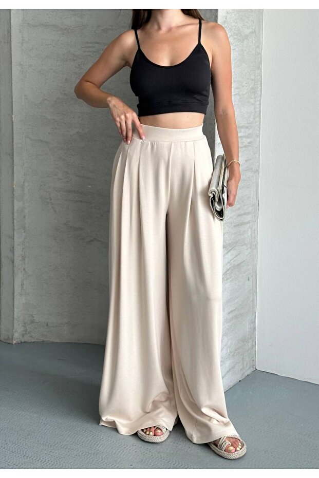Pleated Pocketed Wide Leg Shalwar Trousers