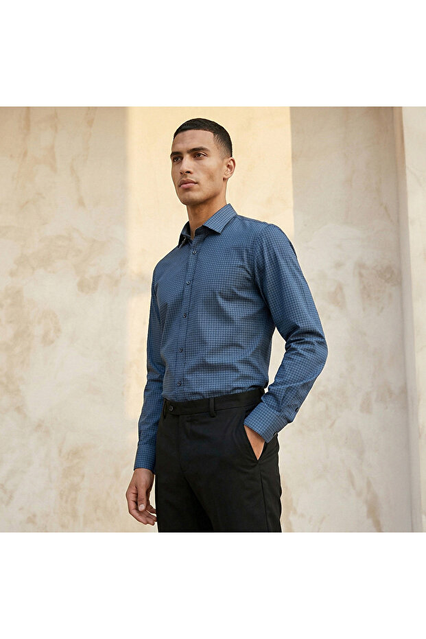 Men Regular Fit Collared Printed Long Sleeves Shirt