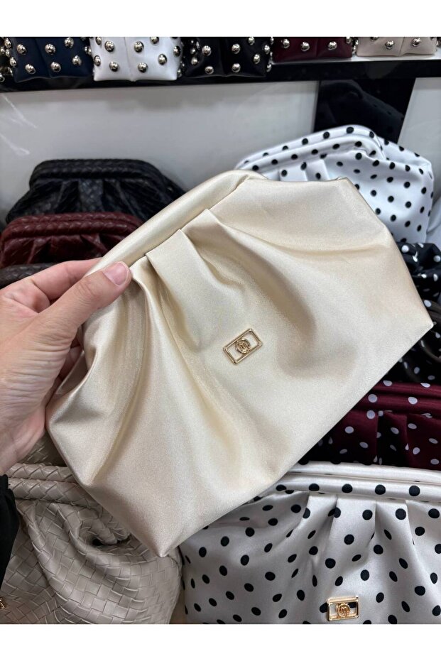 حقيبة كلاتش من الجلد الصناعي - مع حزام لليد وحزام كروس، مبطنة