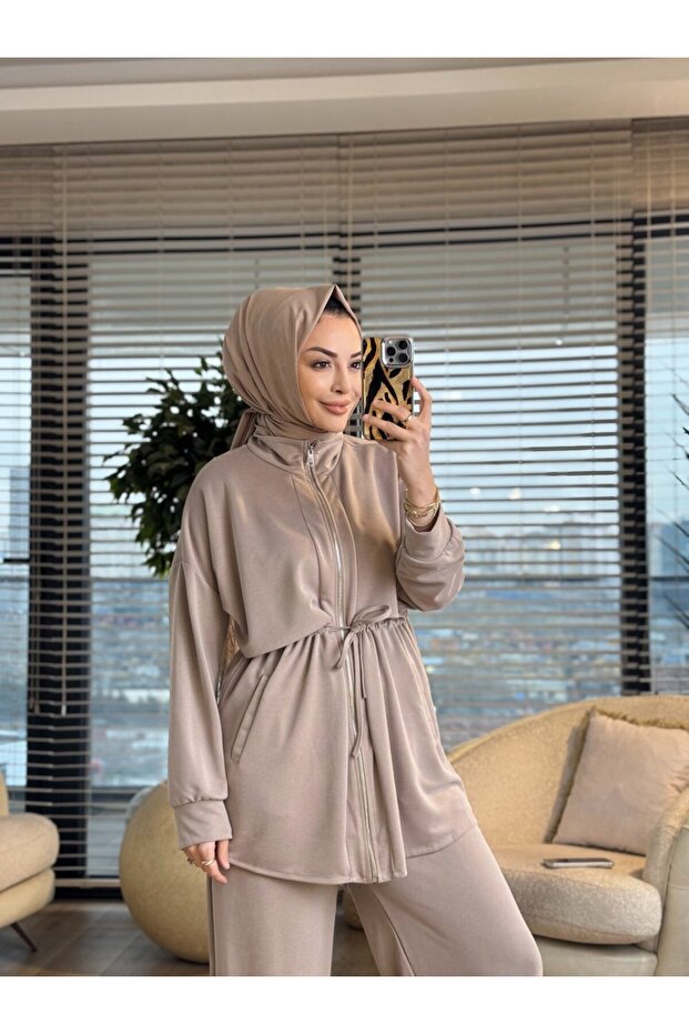 22839-5 بدلة روبا بسحّابات متعددة باللون البيج