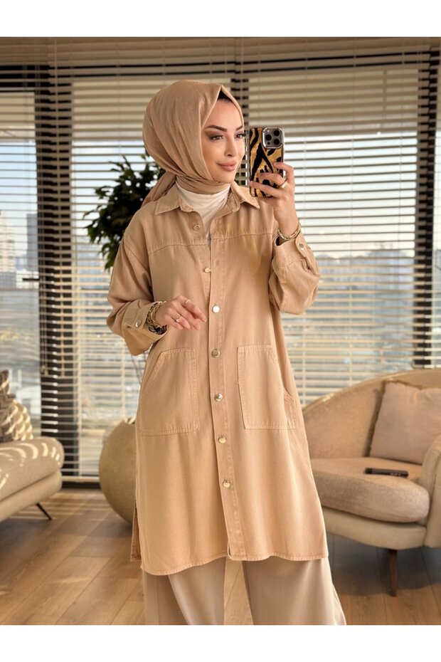 7511 تونيك طويل من التنسل مع جيب أمامي وأزرار معدنية باللون البيج