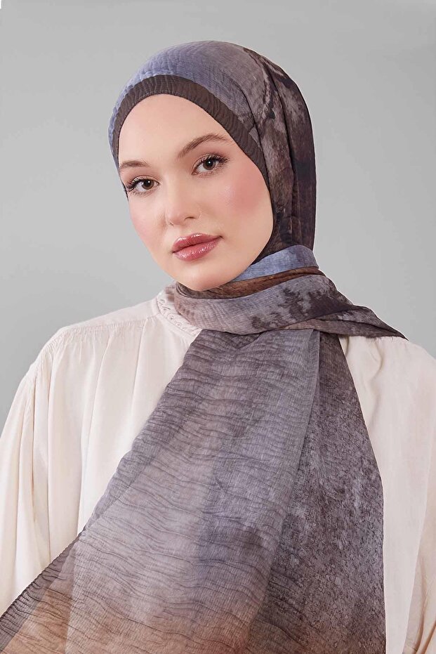 شال قطني من الموسلين باللون الأخضر الداكن