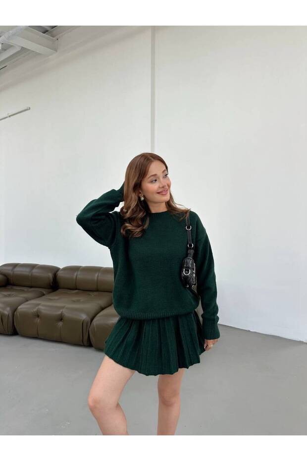 Women's Oversize Long Sweater and Flared Mini Skirt Knitwear Top and Bottom Set - Standard