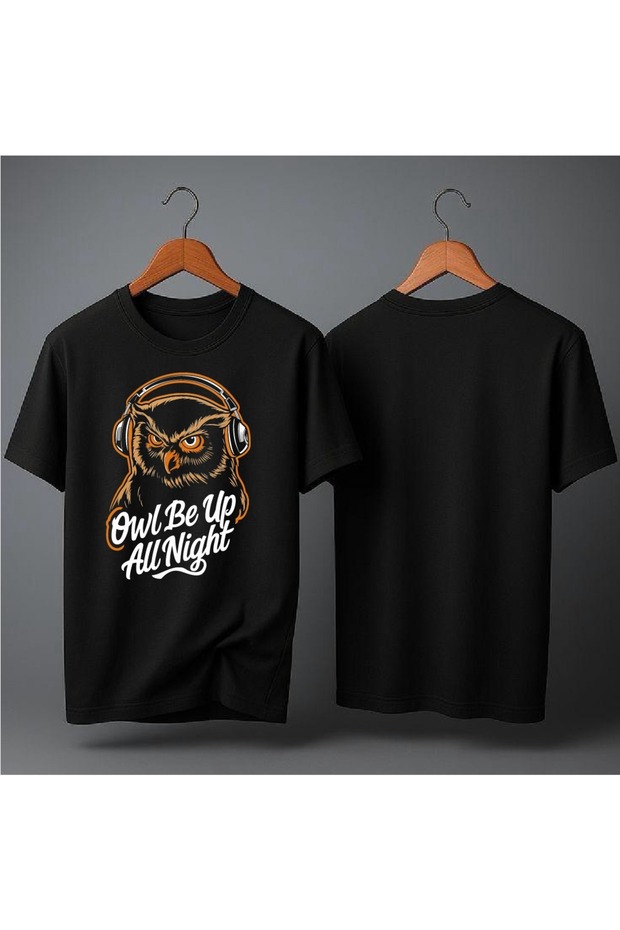Oversized T-Shirt with a Striking Printed Design Featuring an Owl.