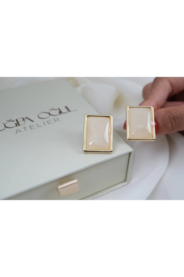Kp679 Appearance Rectangular Earrings (Length 22 mm)