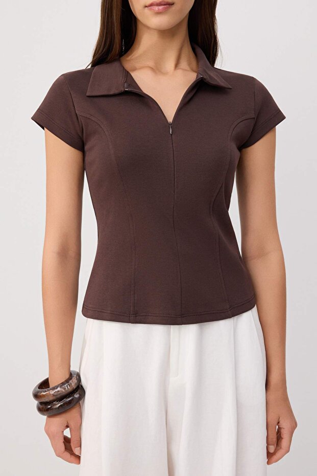 Kahverengi Fitted/Vücuda Oturan Polo Yaka Kısa Kol Esnek Örme Bluz TWOSS26BZ01026 - 3