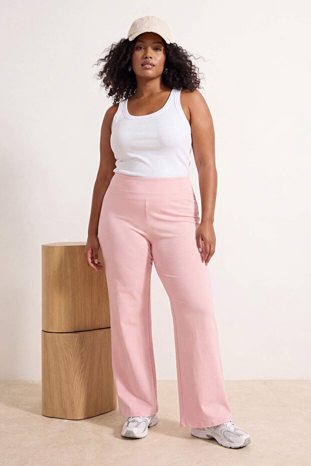 Pembe Flare/İspanyol Paça Fırçalı Soft Kumaş Büyük Beden Spor Tayt TBBSS26BV00006