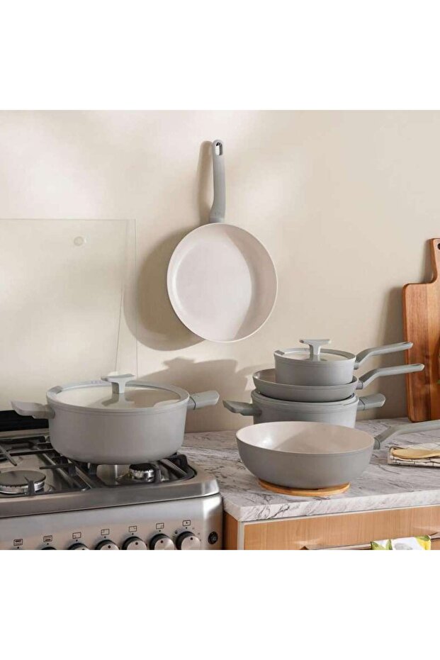 Berghoff Leo Balance 9-Piece Cookware Set -Grey