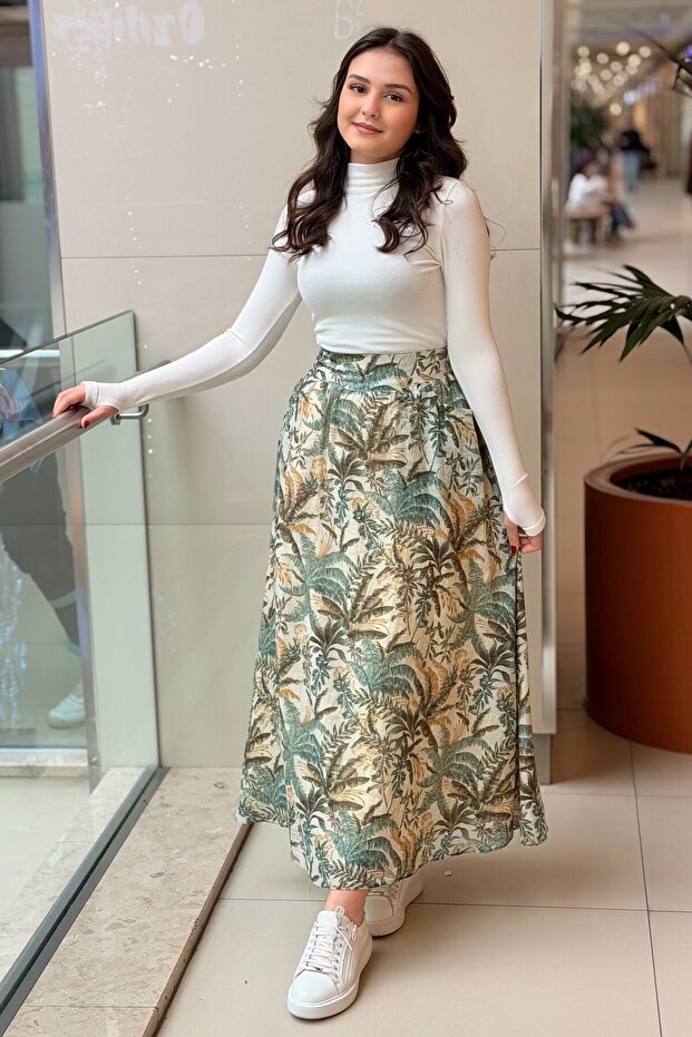 Patterned Lined Flared Skirt