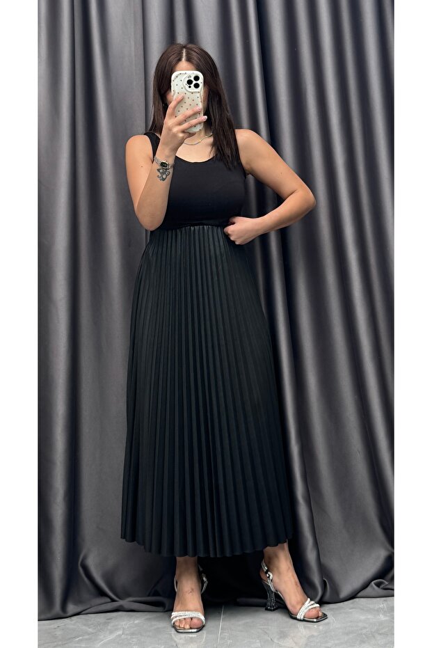 Leather Look Straight Pleated Skirt
