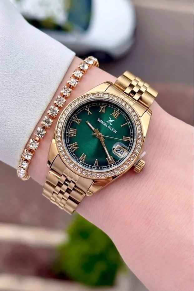 Dial Green Cord Gold Color 32.5 mm 2 Year Warranty Women's Wristwatch