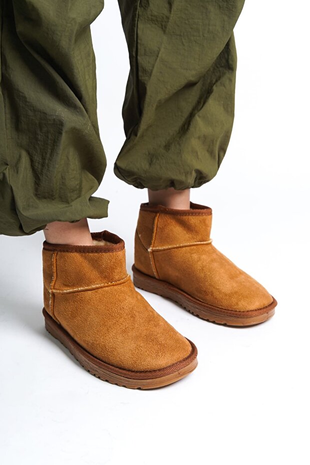 Th Colleciton Jolie Laceless Flat Sole Short Suede Women's Boots with Fur Inside - Tan - 36