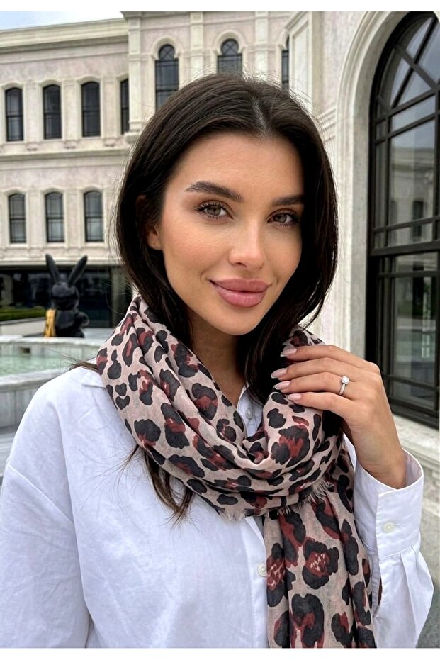 شال نسائي ذو ملمس ناعم مناسب للاستخدام اليومي