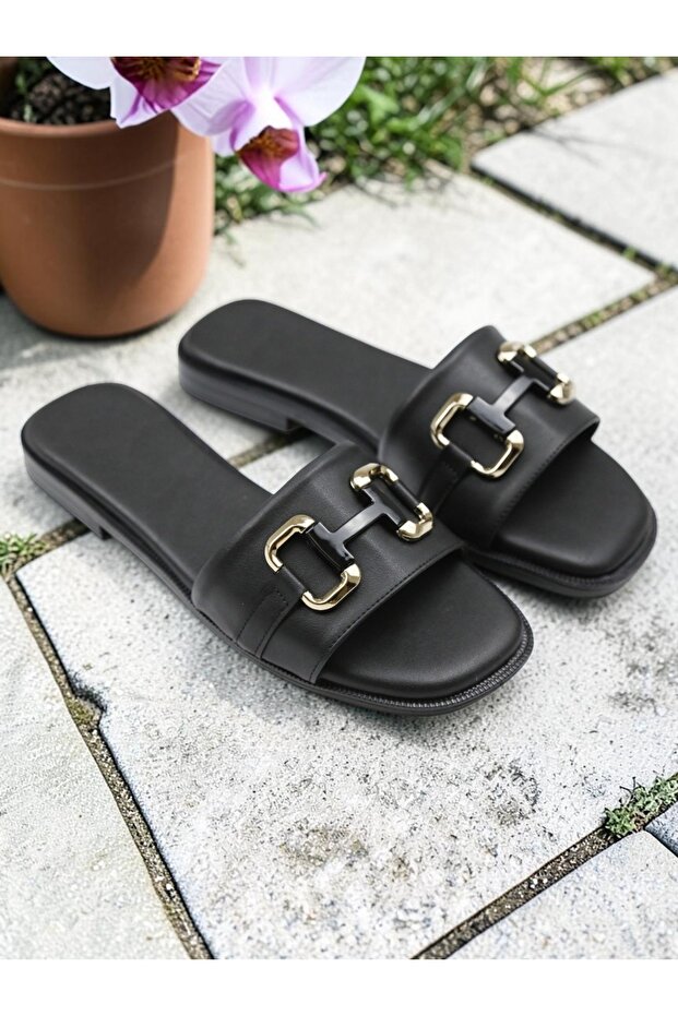Women's Slippers with Thick Straps and Silver Buckles