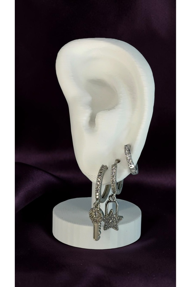 Star and Key Detailed Earring Set