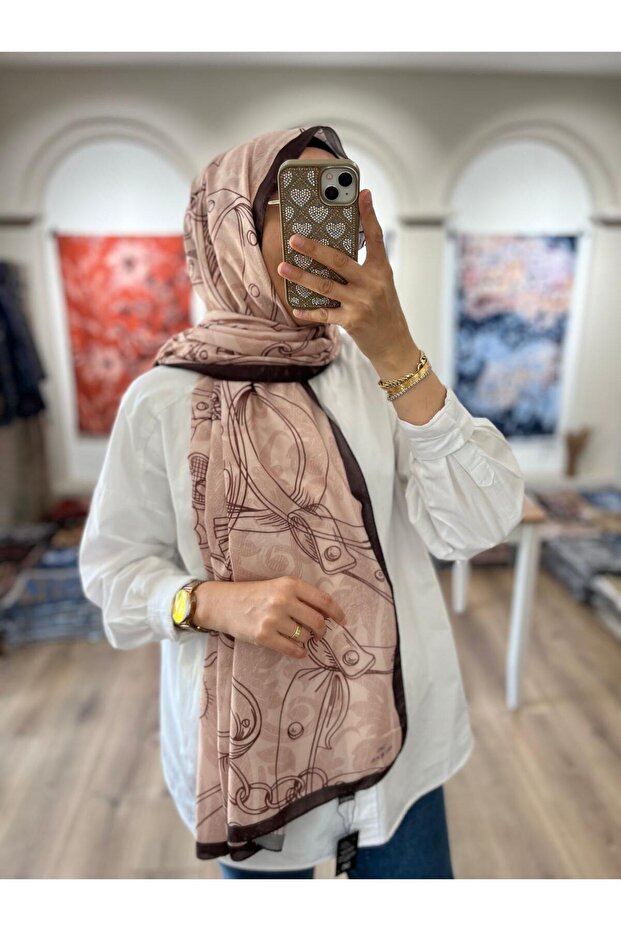 شال ناعم بنمط السلسلة - بني