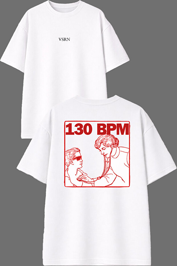 تي شيرت أبيض كبير الحجم بتصميم موسيقي 130 Bpm مطبوع من الأمام والخلف