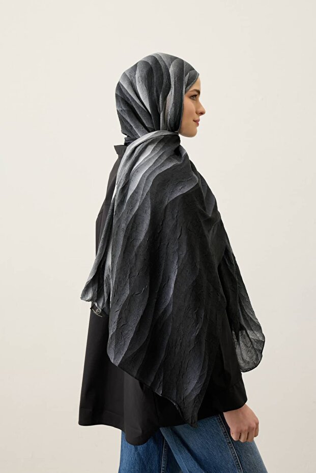 Kumul Gradient Pattern Liva Modal Shawl - 2