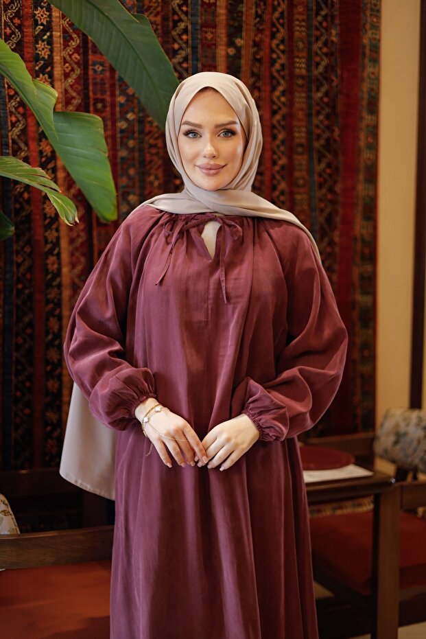 فستان من قماش الكوبرا